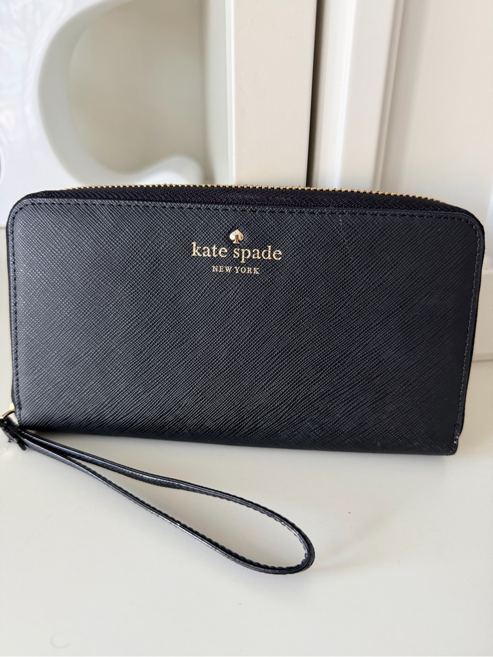 KATE SPADE NY Black Saffiano Genuine Leather Logo Zip Around Card Wallet Clutch